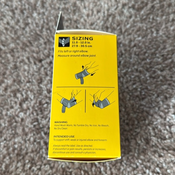 Futuro Elbow Comfort Support with Pressure Pads - Picture 5 of 8